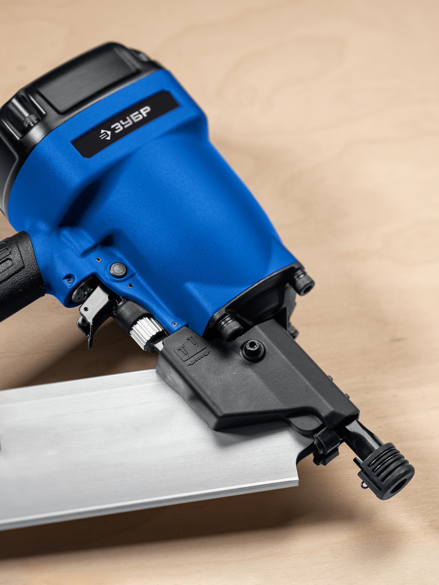 ЗУБР SN34-90A, пневматический нейлер для реечных гвоздей ЗУБР SN34/D34 (50-90 мм), Профессионал (31925)