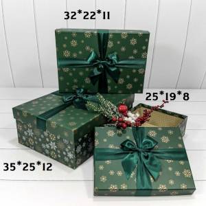 Коробка 35*25*12 см "Снежинки" зеленая