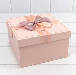 Коробка 19*19*10,8 см персиковая  с бантом