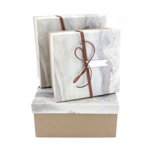 Коробка 17*17*7,8 см "Мрамор" коричневый с бантом