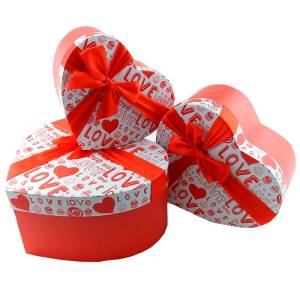 Коробка сердце 31*28,5*15 см."С Любовью.LOVE"
