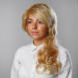 Парик Блондинка карвинг одна пряфдь темная / 730857