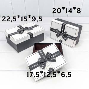 Коробка 22,5*15*9,5 см с бантом белый/черный