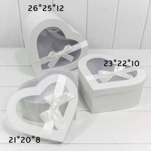 Коробка 26*25*12 см "Сердце" атласный бант белый
