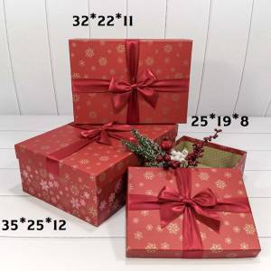 Коробка 32*22*11 см "Снежинки" красная