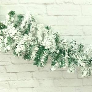 Гирлянда хвойная "Заснеженная" 160 веток, 2,7м