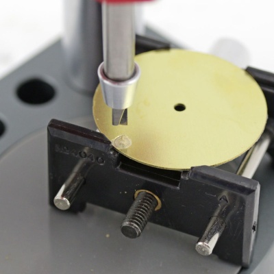 Потанс для рассверливания, приклеивания ножек к циферблату