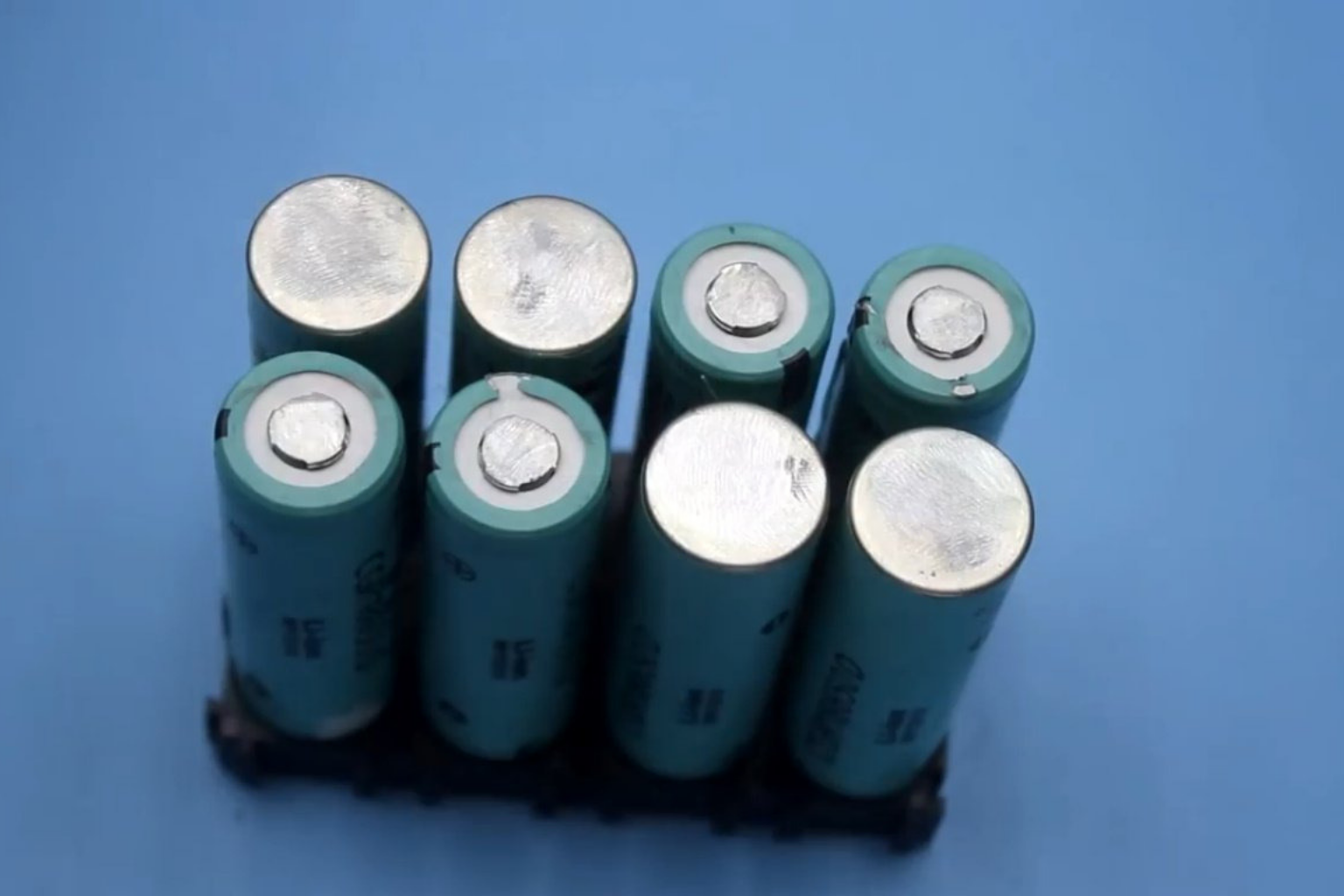 изображение Что делать, если заряжается только 5 банок аккумулятора Что делать, если заряжается только 5 банок аккумулятора фото