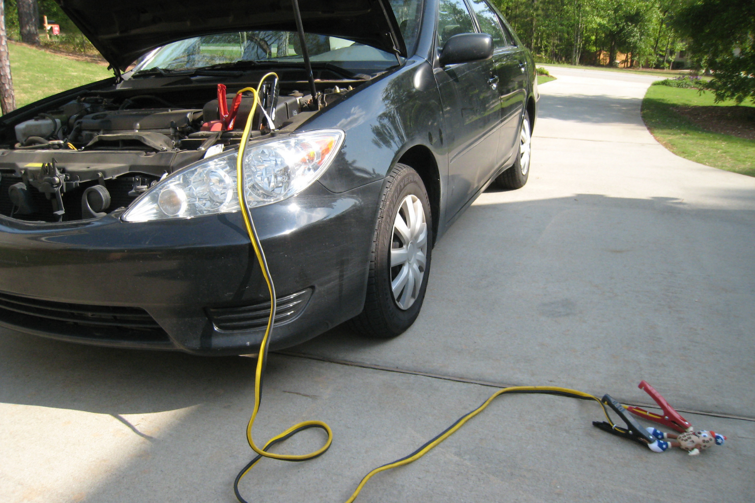 изображение Зарядка батареи без зарядного устройства Зарядка батареи без зарядного устройства фото
