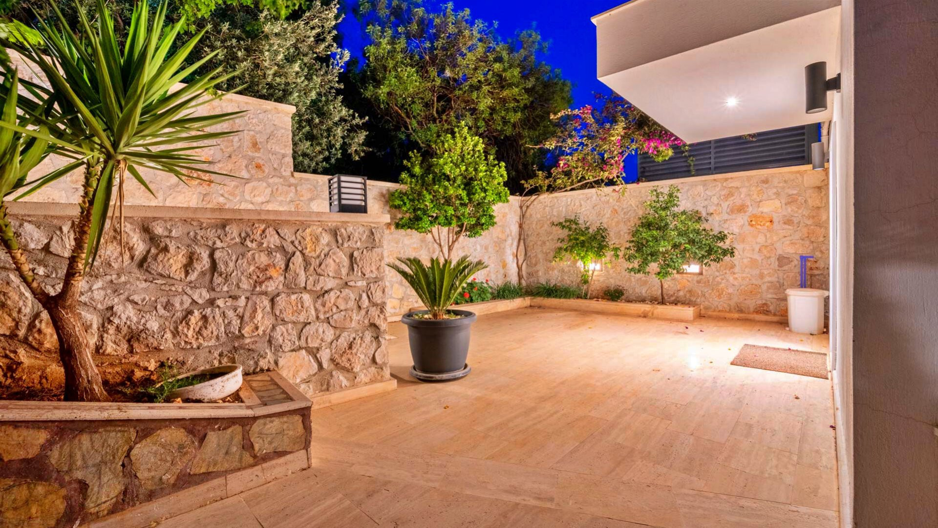 VBK89658 Villa Booking
