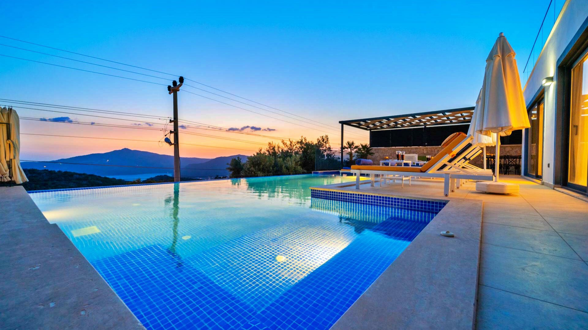 VBK89658 Villa Booking