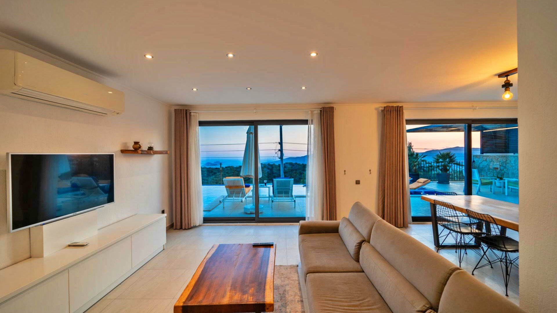 VBK89658 Villa Booking