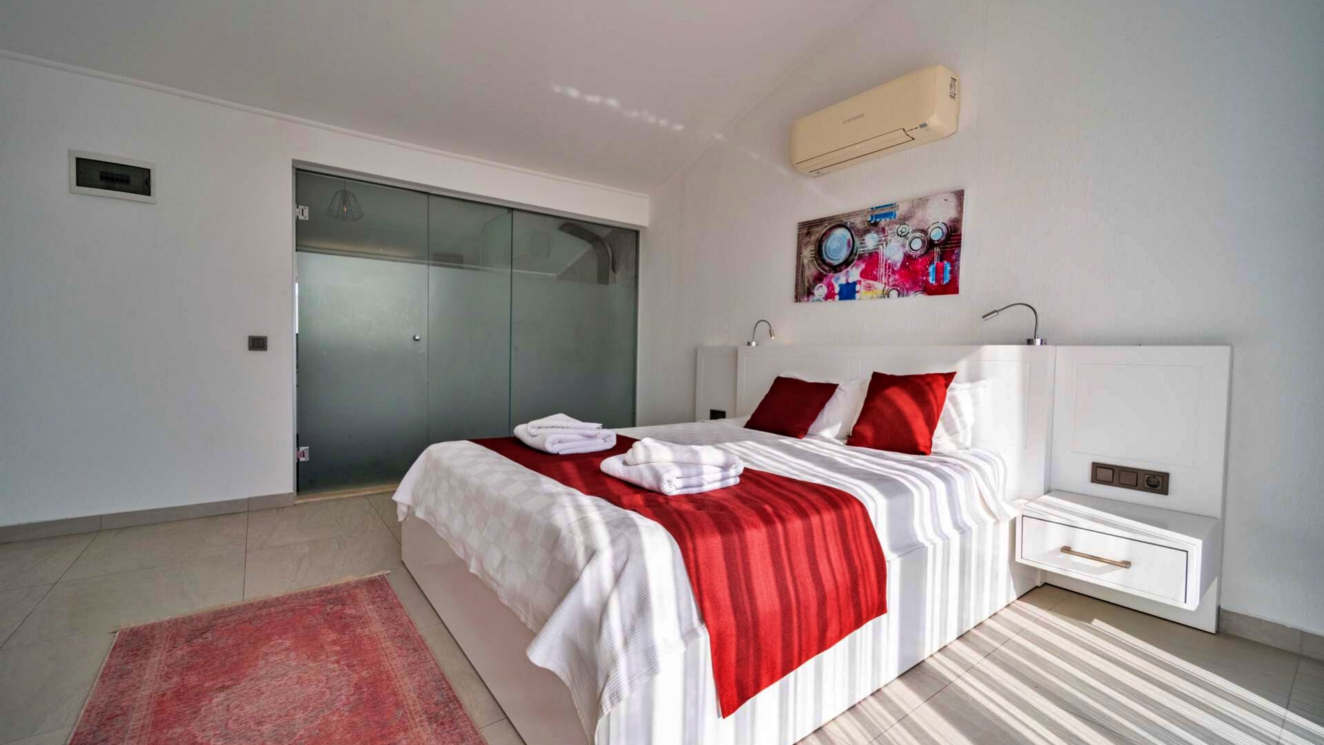 VBK89658 Villa Booking