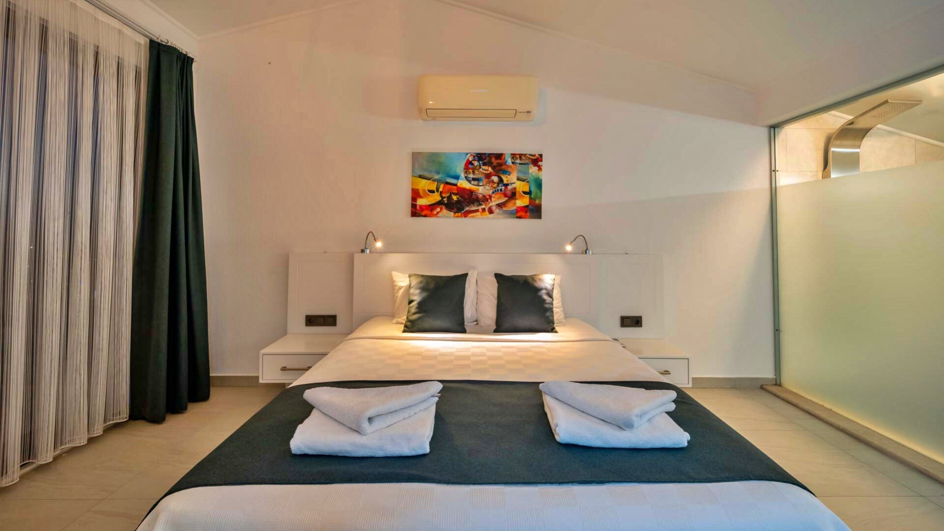 VBK89658 Villa Booking