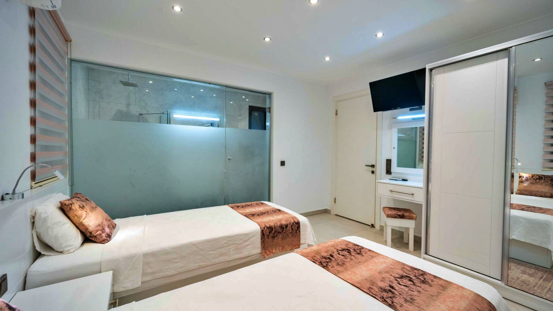 VBK89658 Villa Booking