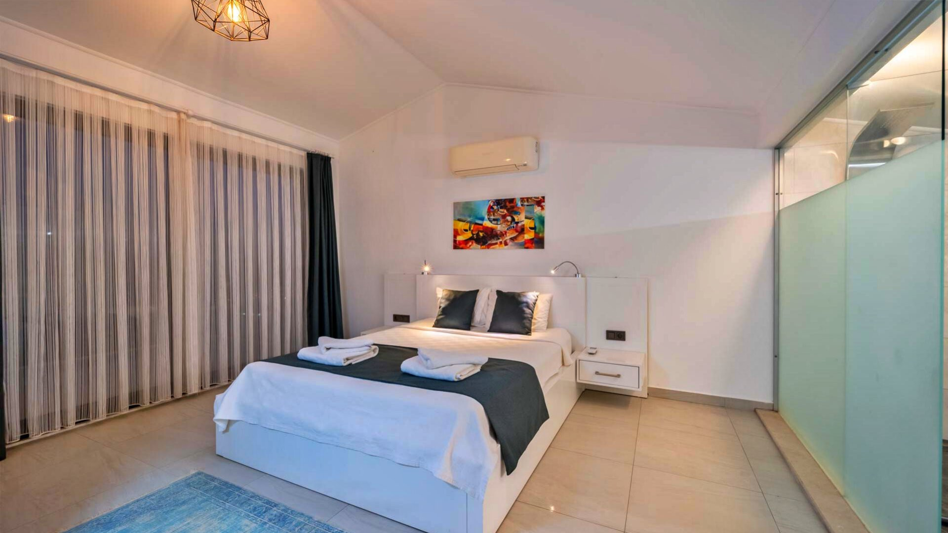 VBK89658 Villa Booking