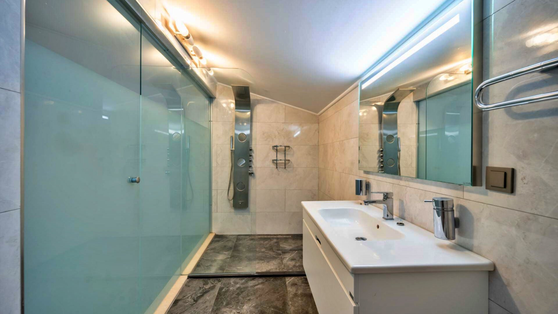 VBK89658 Villa Booking