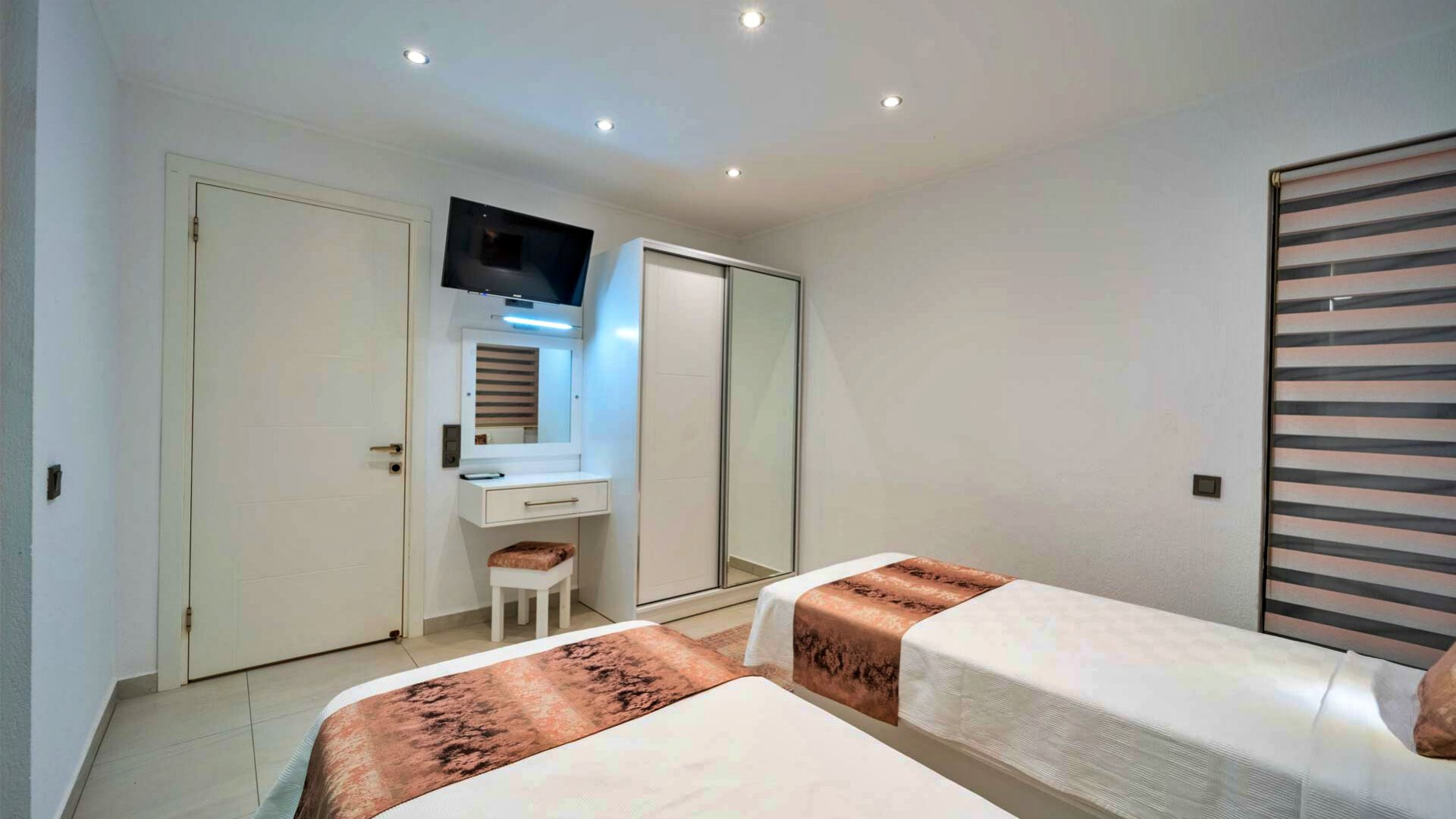 VBK89658 Villa Booking