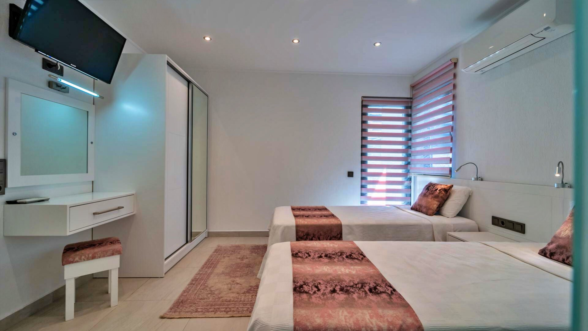 VBK89658 Villa Booking