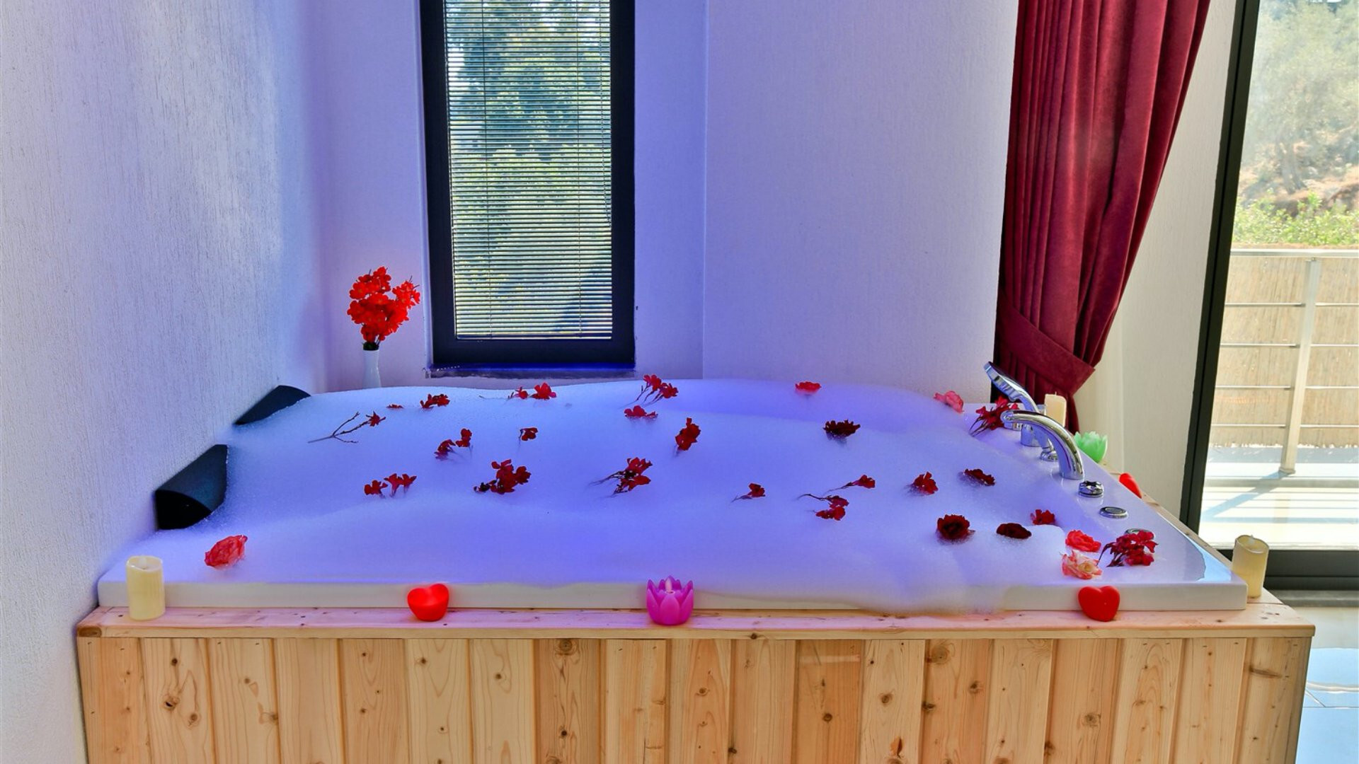 VBK23076 Villa Booking