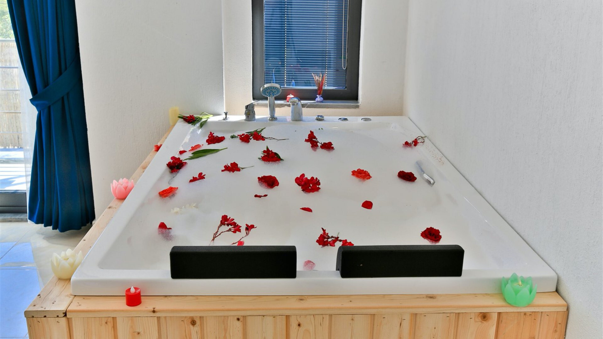 VBK23076 Villa Booking