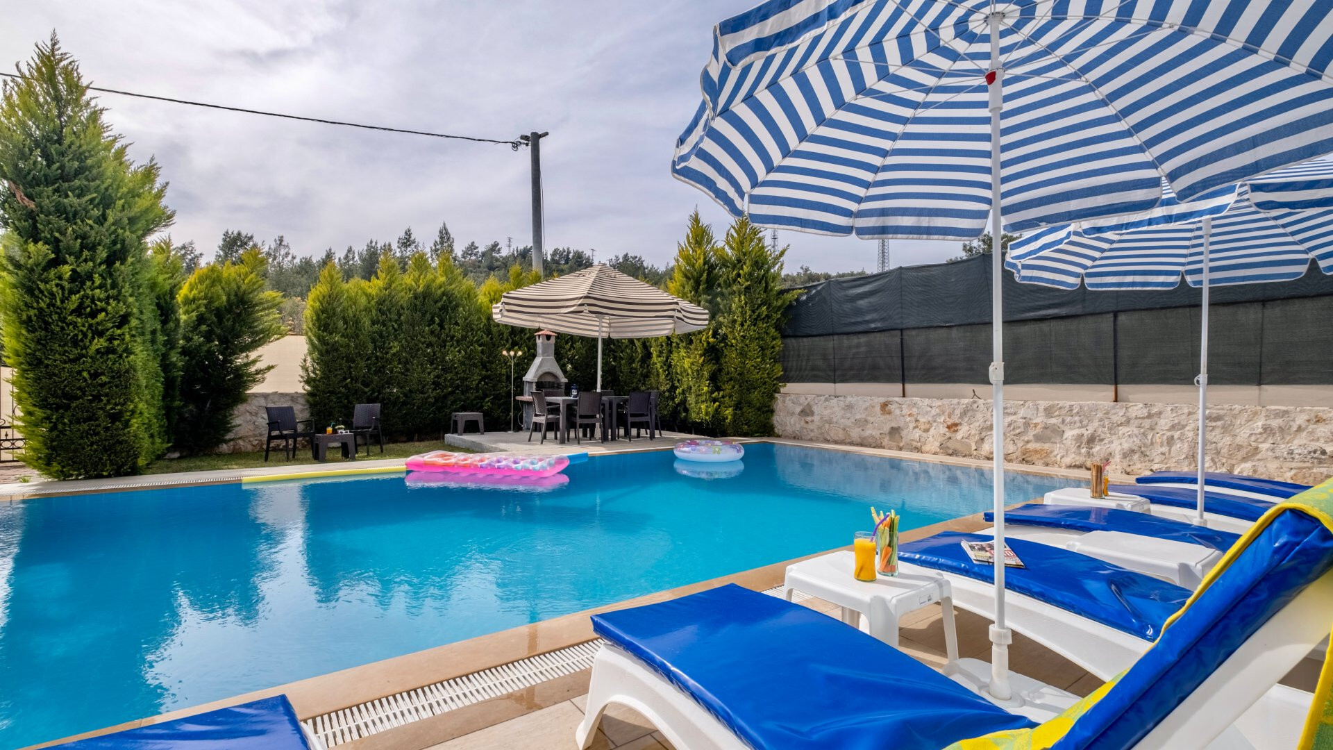 VBK31399 Villa Booking