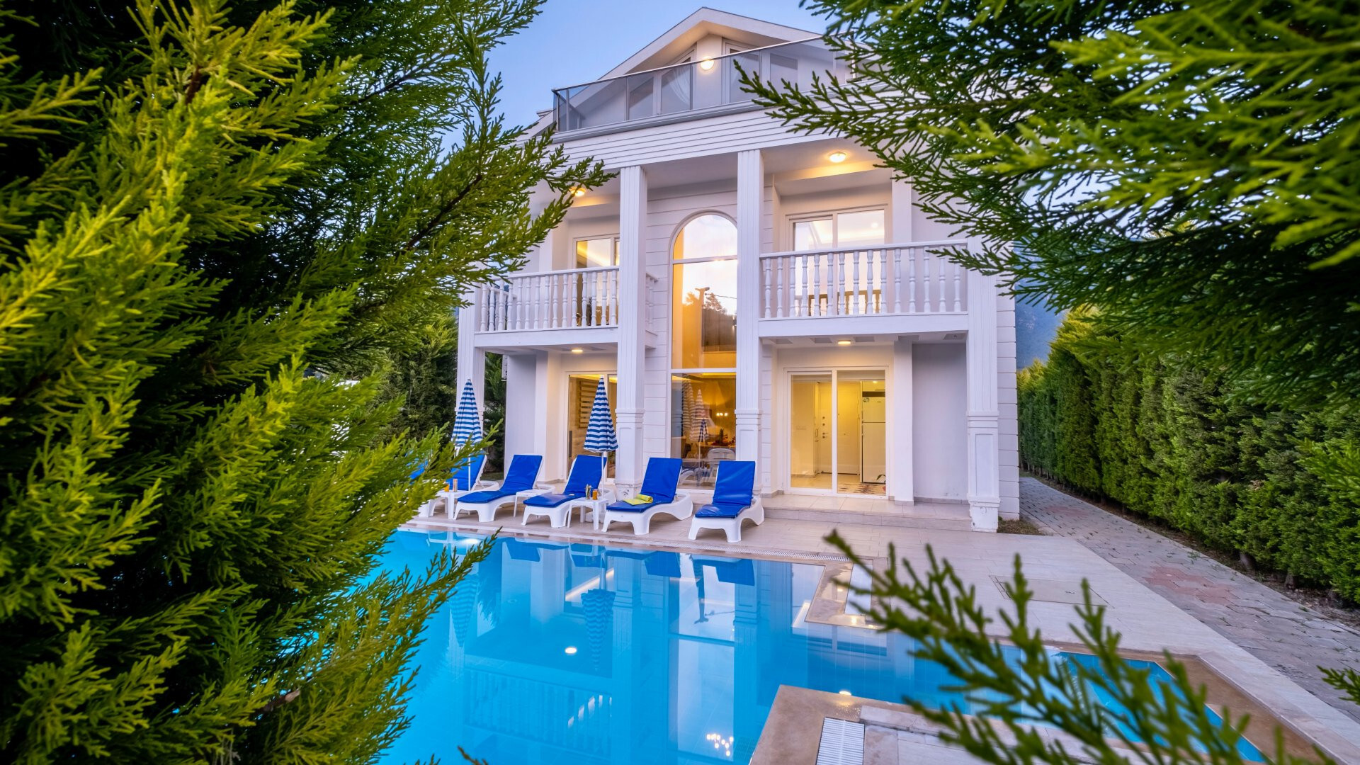 VBK31399 Villa Booking