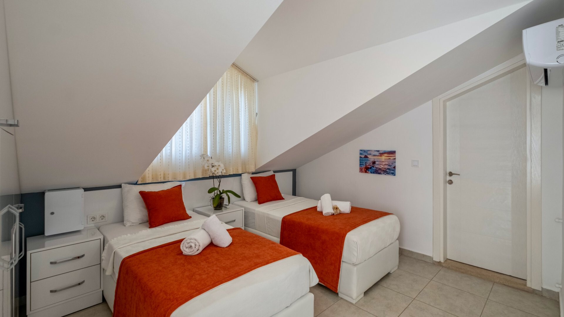 VBK31399 Villa Booking