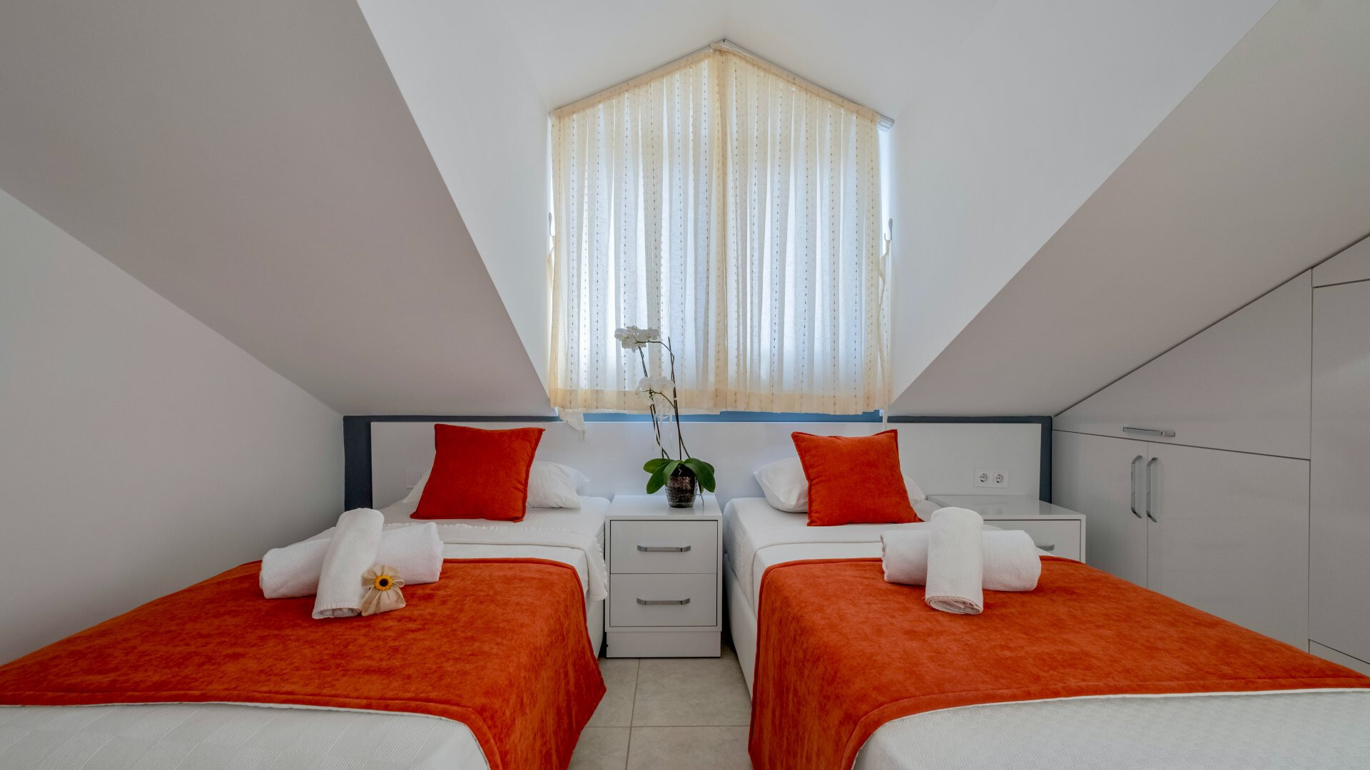 VBK31399 Villa Booking