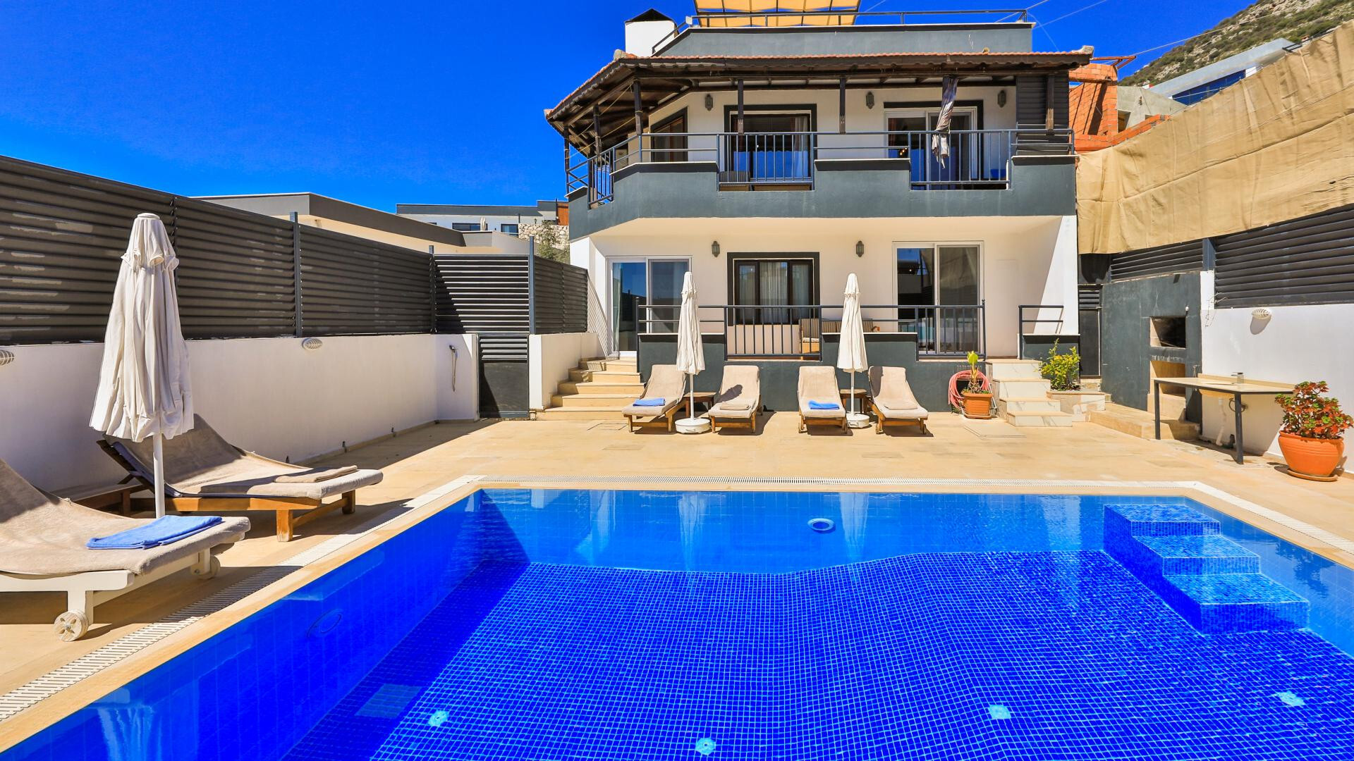 VBK81202 Villa Booking