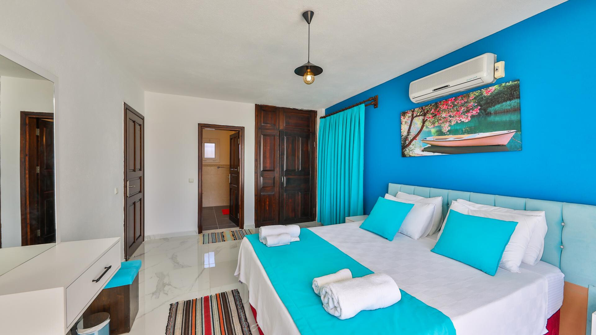 VBK81202 Villa Booking