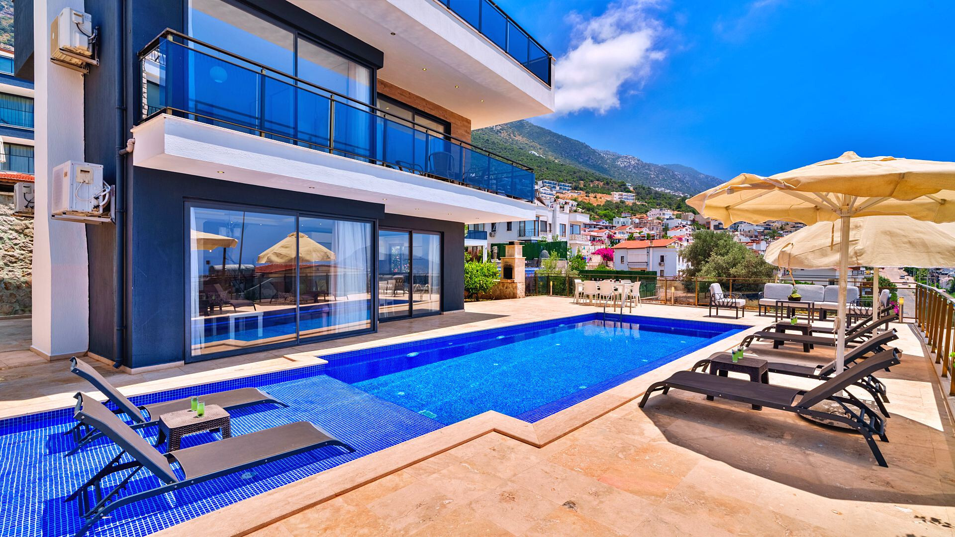 VBK25060 Villa Booking