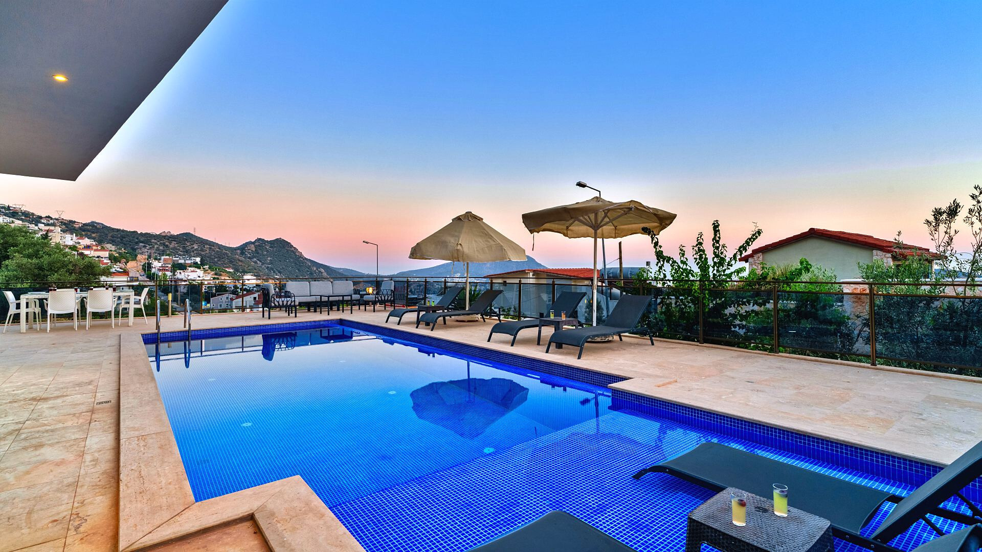 VBK25060 Villa Booking