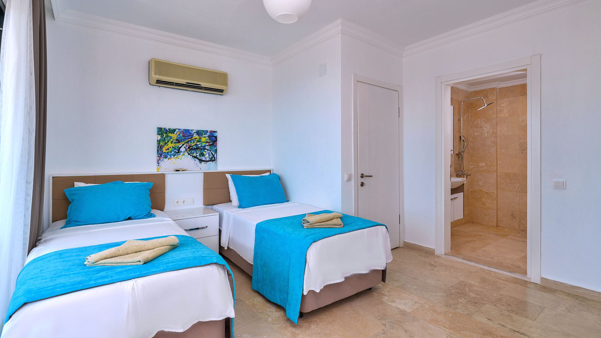 VBK25060 Villa Booking