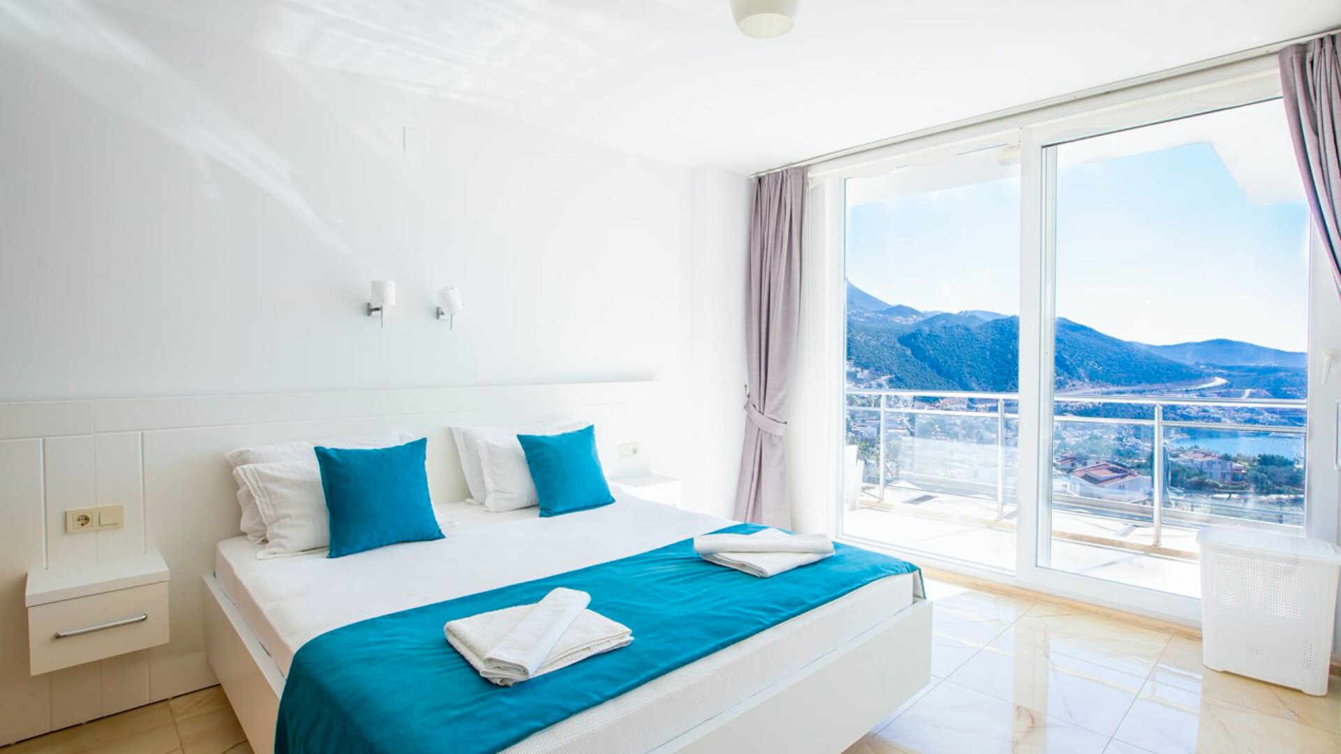VBK41947 Villa Booking