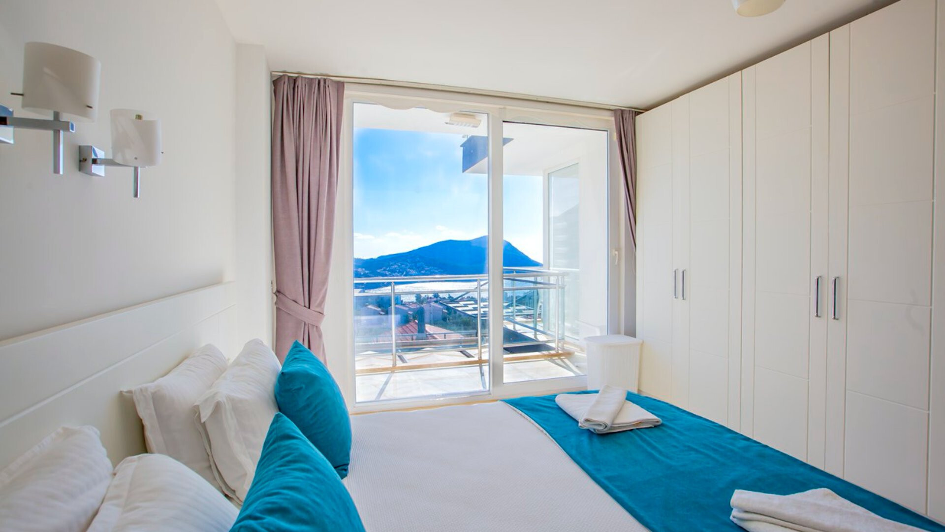 VBK41947 Villa Booking