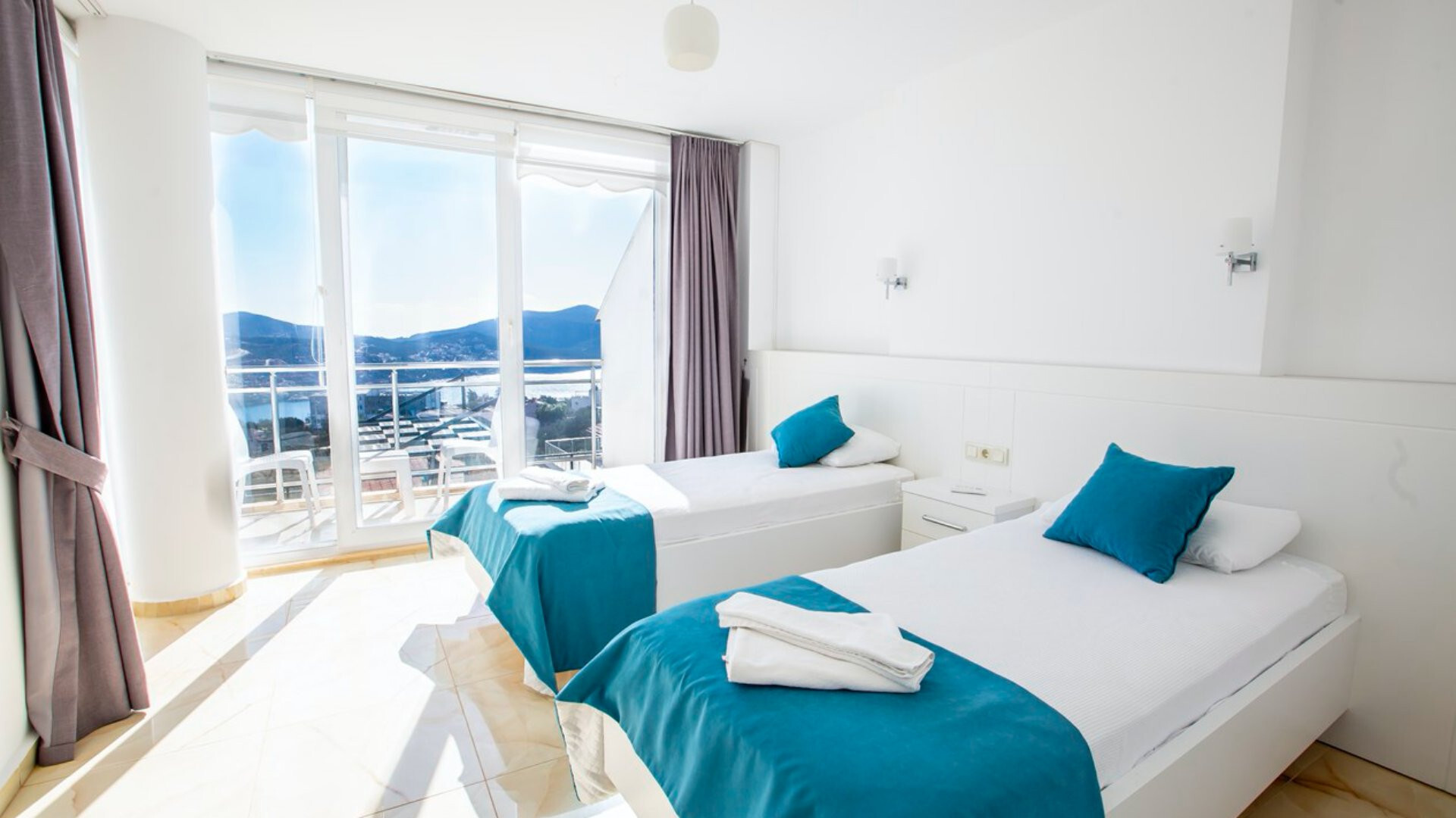 VBK41947 Villa Booking