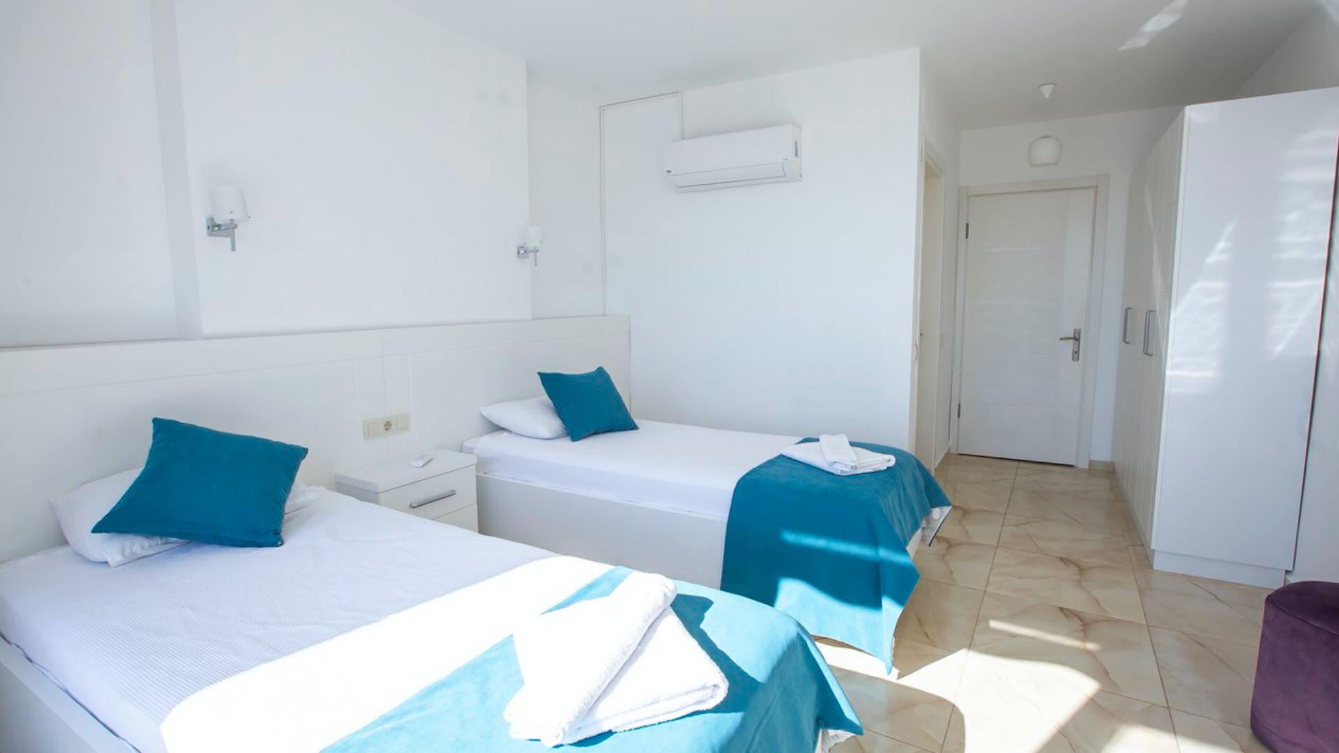 VBK41947 Villa Booking