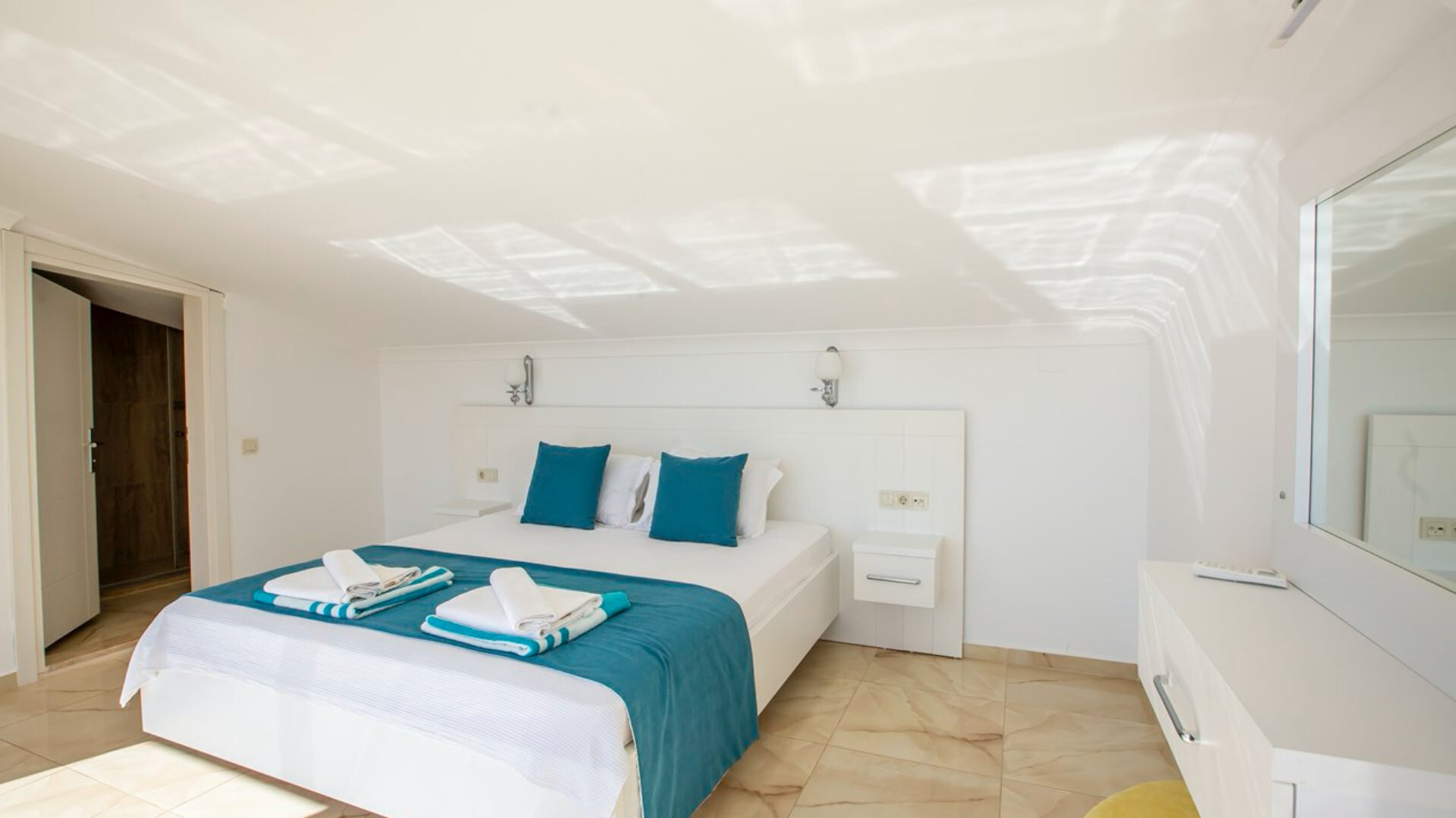 VBK41947 Villa Booking