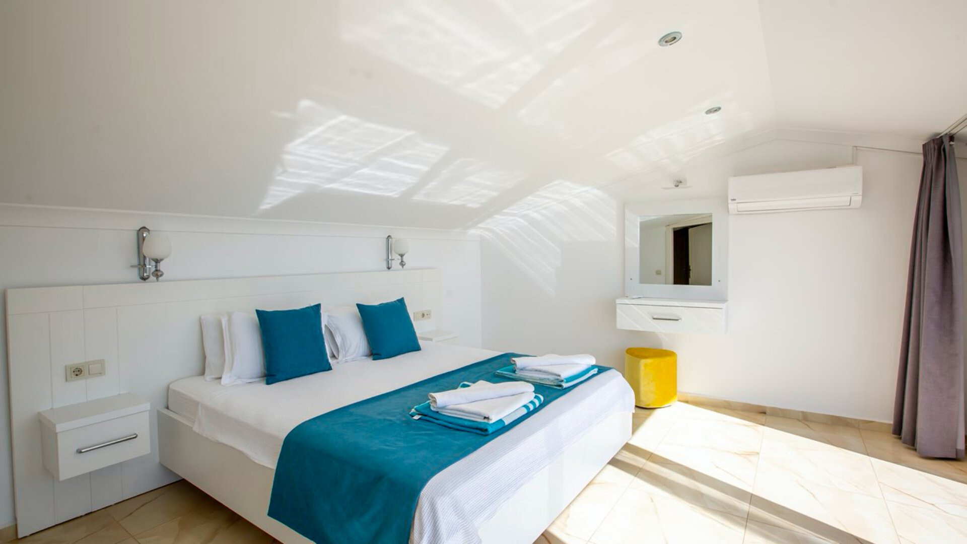 VBK41947 Villa Booking