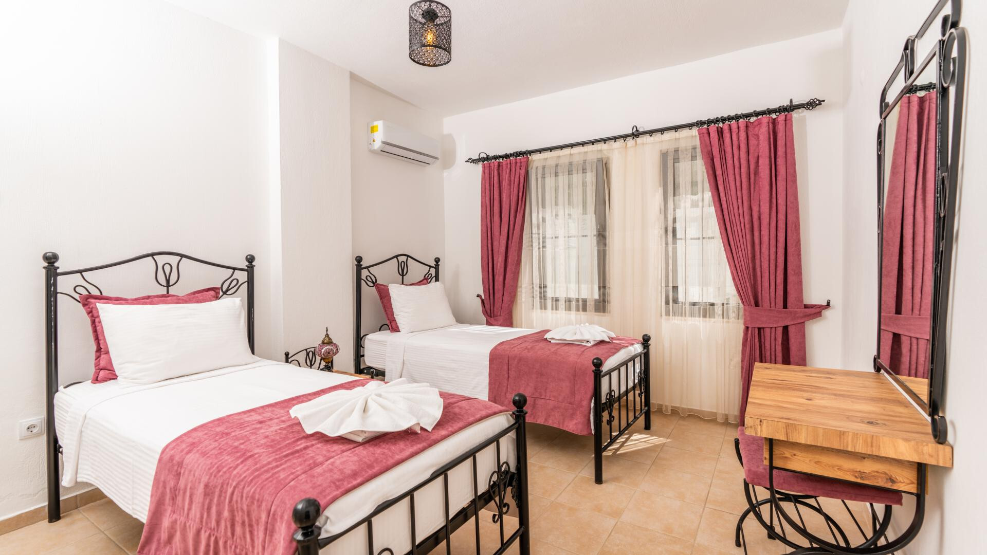 VBK48702 Villa Booking