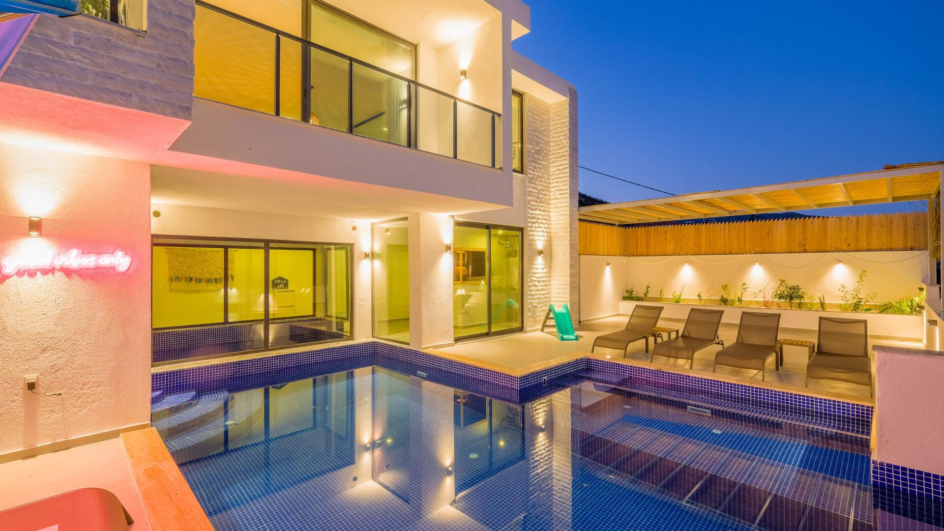 VBK67611 Villa Booking