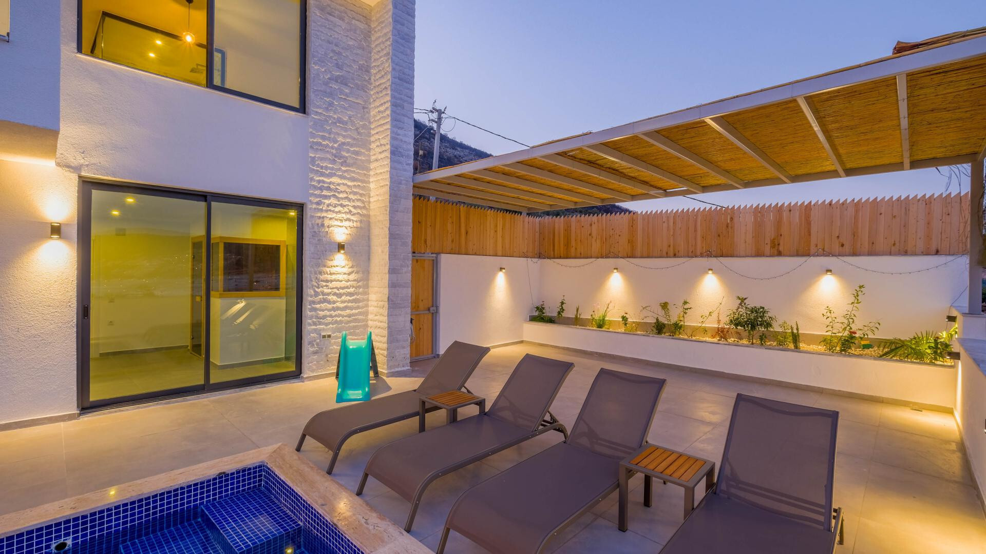 VBK67611 Villa Booking