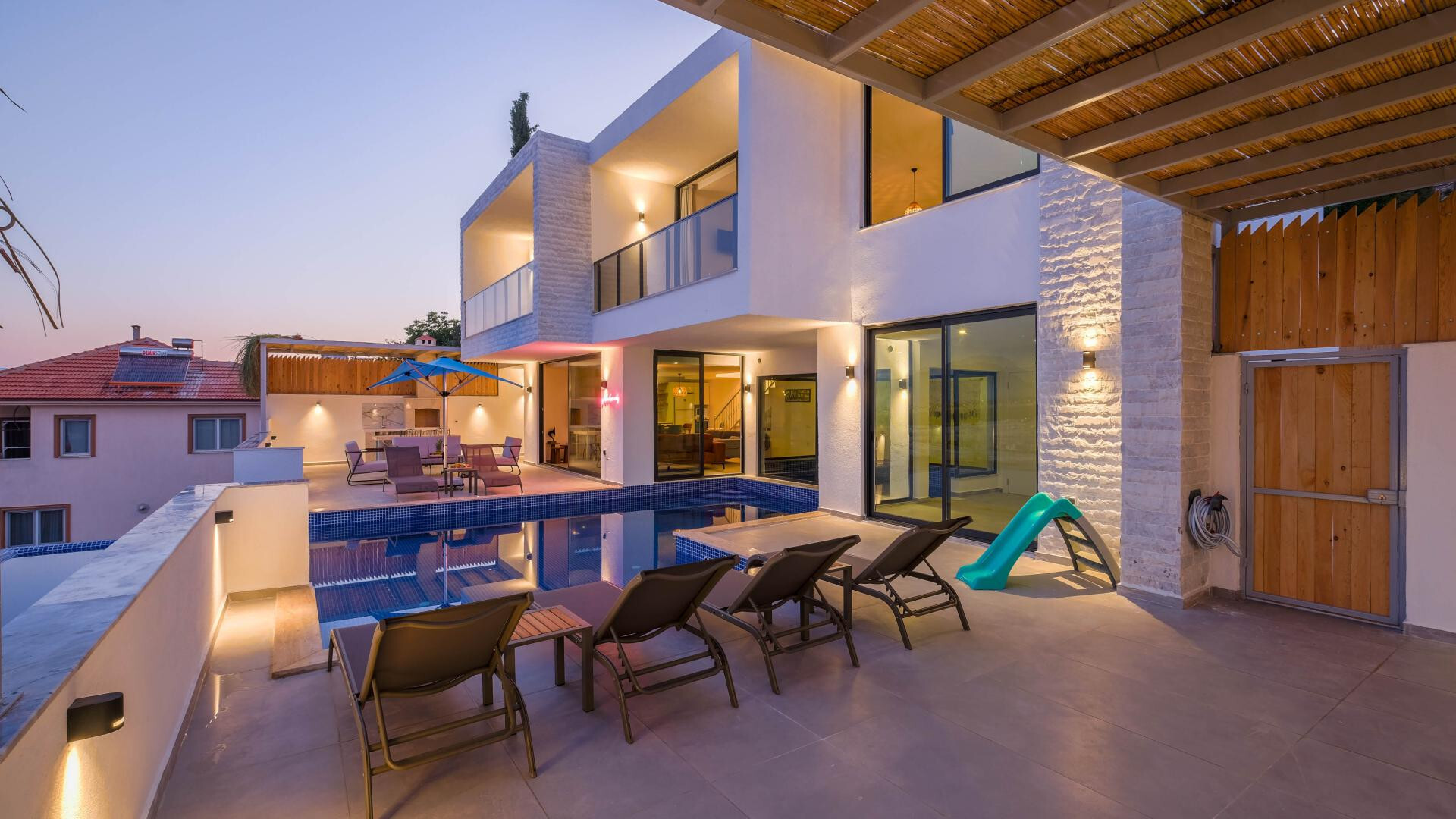 VBK67611 Villa Booking