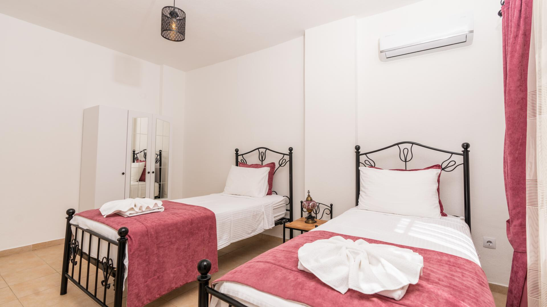 VBK48702 Villa Booking