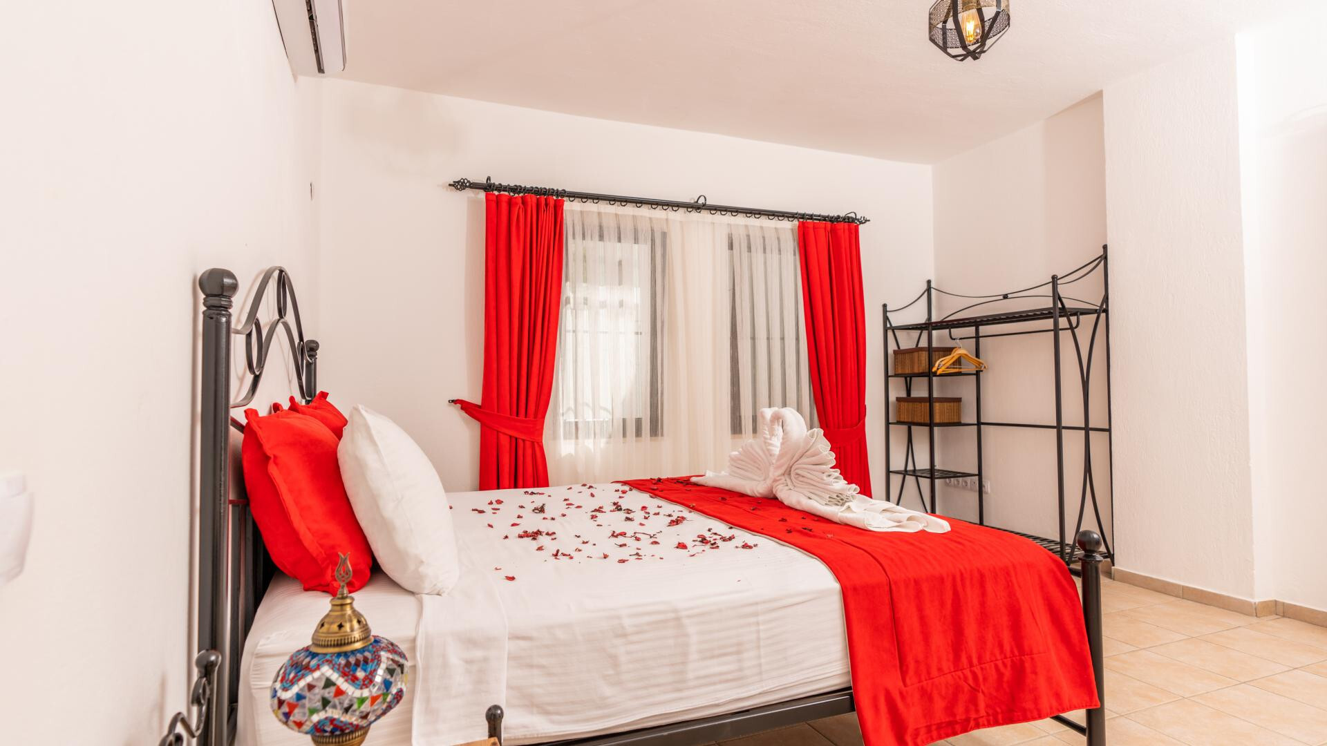 VBK48702 Villa Booking