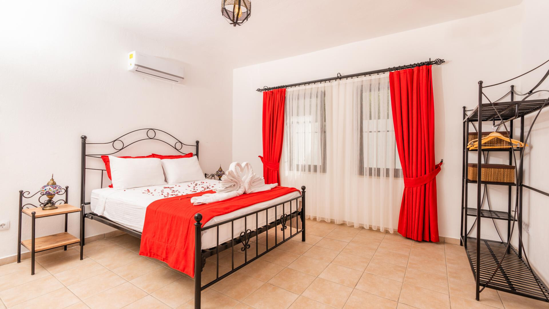 VBK48702 Villa Booking