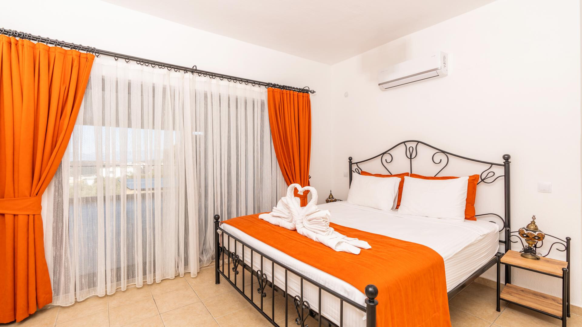 VBK48702 Villa Booking