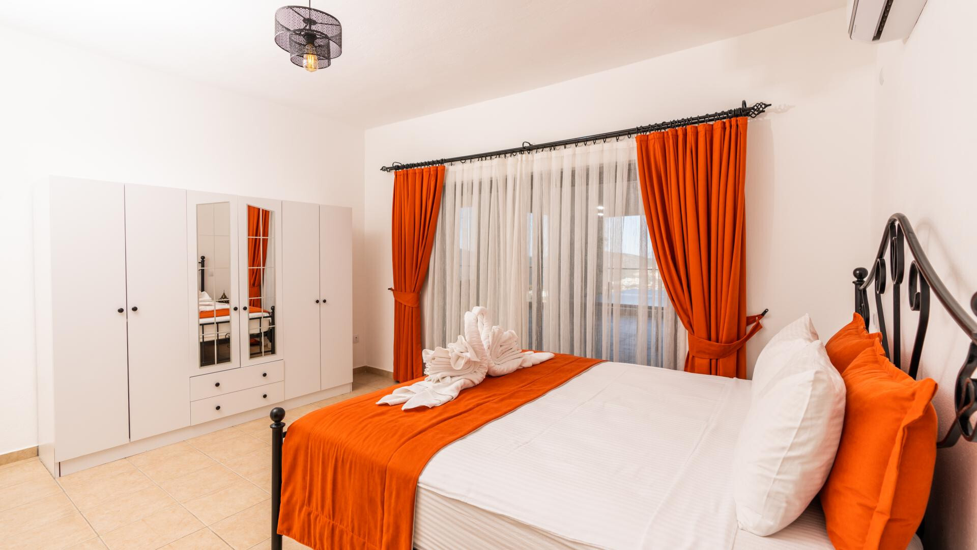 VBK48702 Villa Booking