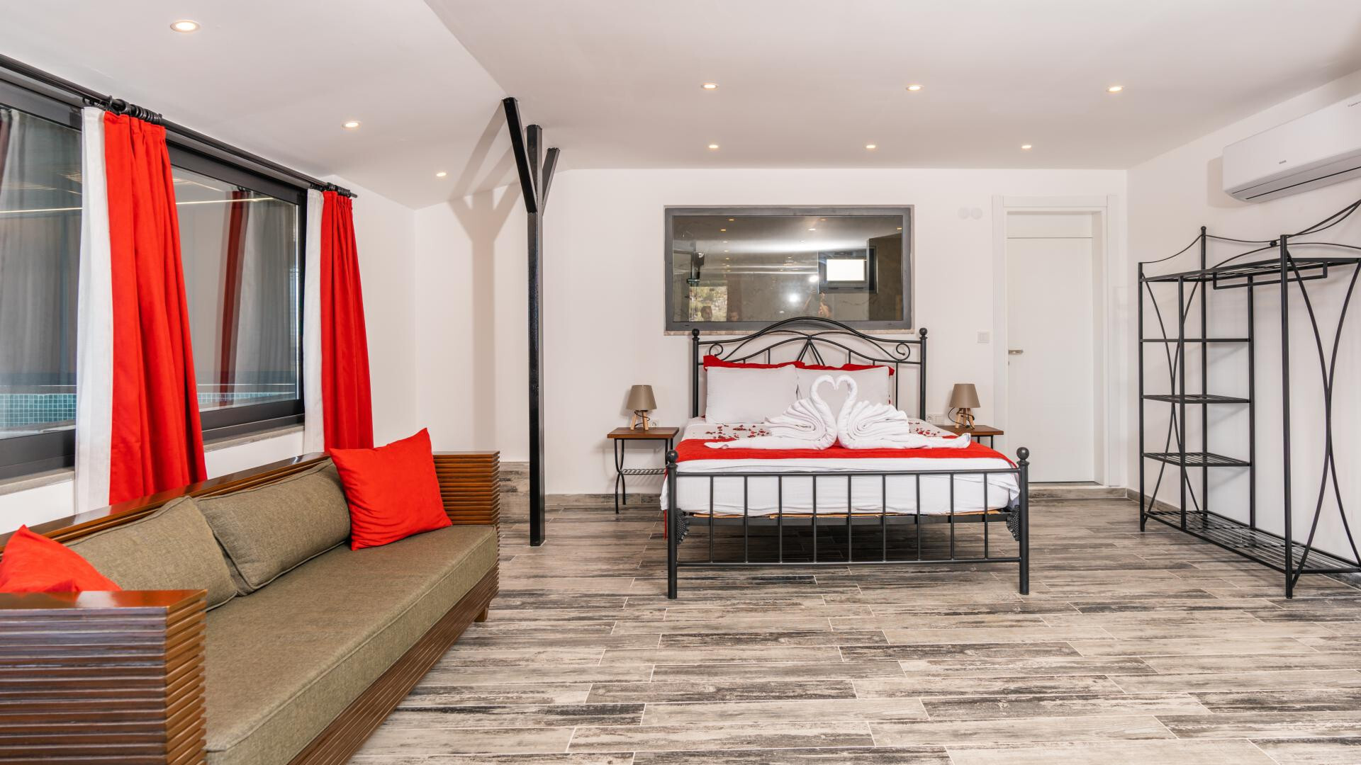 VBK48702 Villa Booking